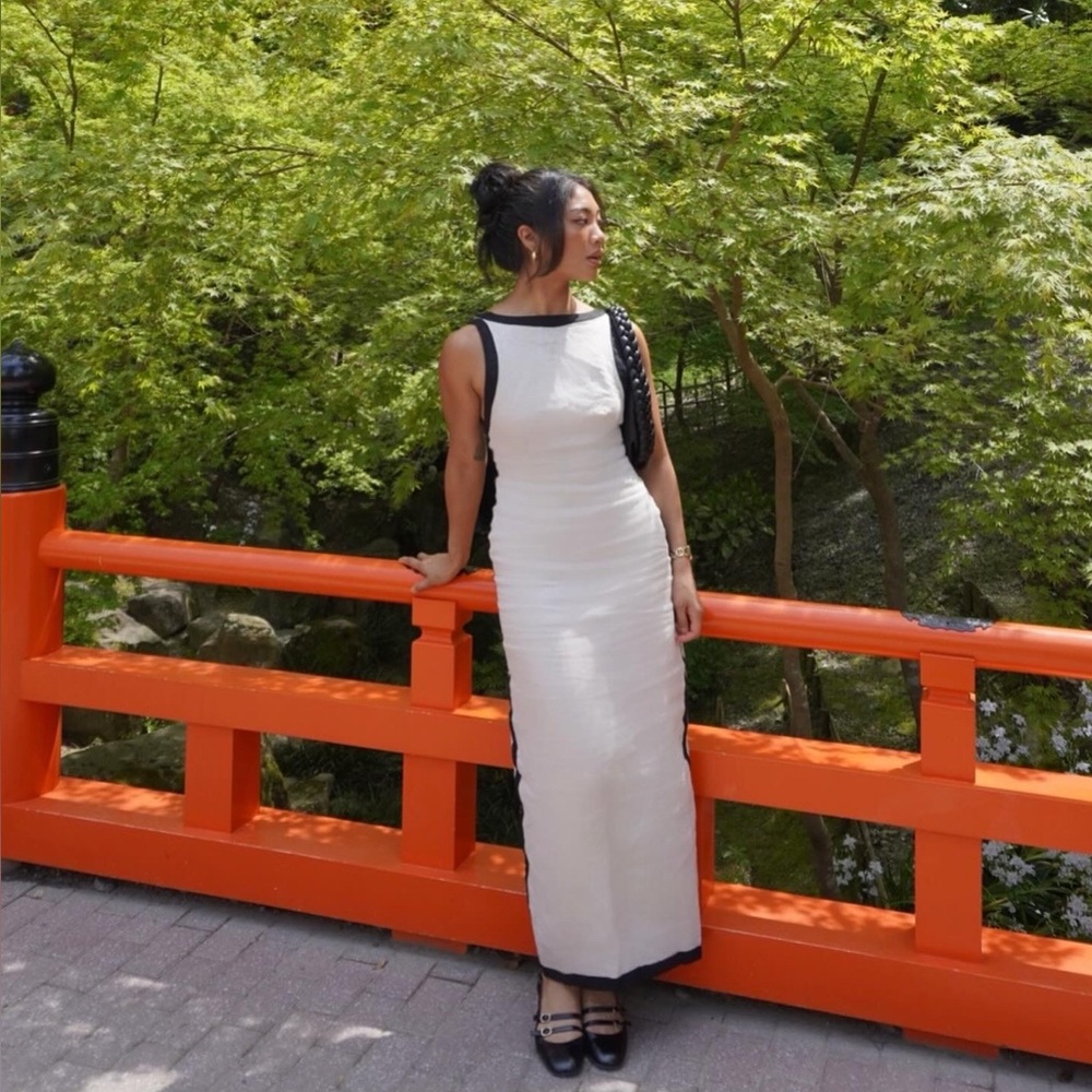 DISSH Black and White Sleeveless Dress